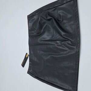 Gilipur Black Faux Leather Mini Skirt